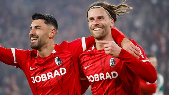 德媒:由于球迷多次燃放烟火,弗赖堡不得不支付巨额罚款