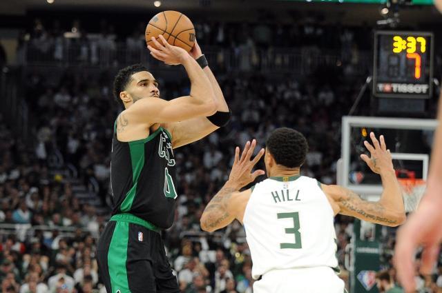 Kaiyun-绝境之战轰下46分!塔图姆复刻真理神迹拯救绿衫军